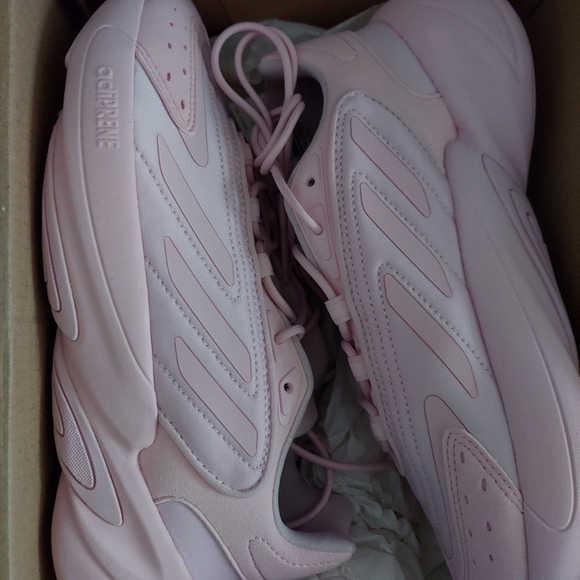Adidas Ozelia Sneakers - Picture 2 of 4